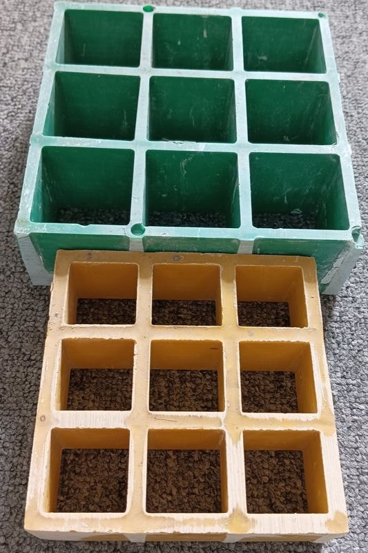 다채로운 FRP 격자 유리섬유 바닥 격자 야외 배수 덮개 자동차 세탁기 격자 38x38mm