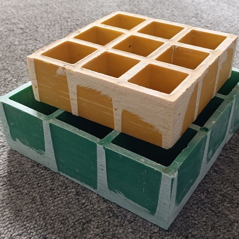 다채로운 FRP 격자 유리섬유 바닥 격자 야외 배수 덮개 자동차 세탁기 격자 38x38mm